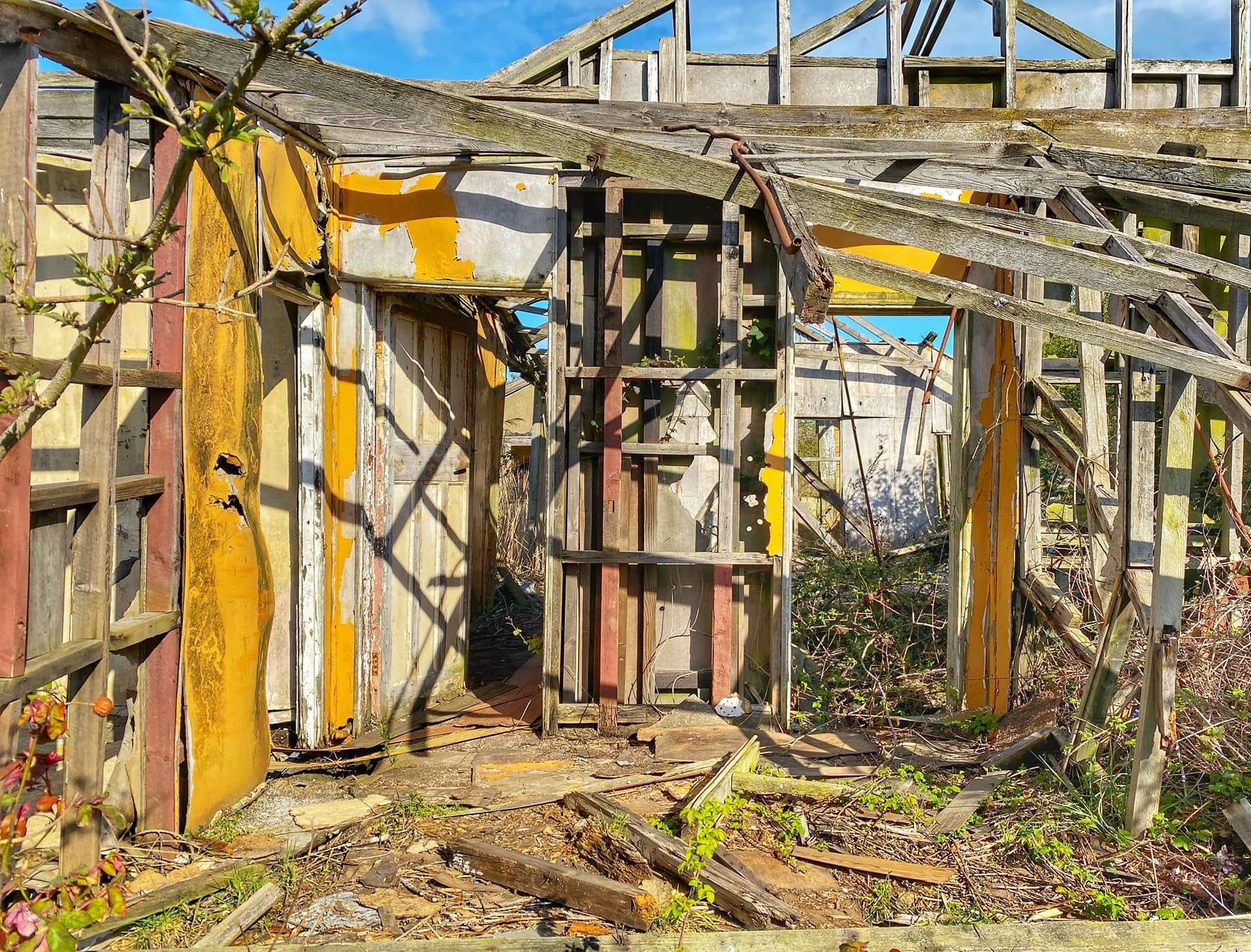 The Dartford site suffered a direct hit from a German bomb which destroyed the entry gates, demolished the office and did considerable damage to the manufacturing facility. Photo: @belvedereplodders