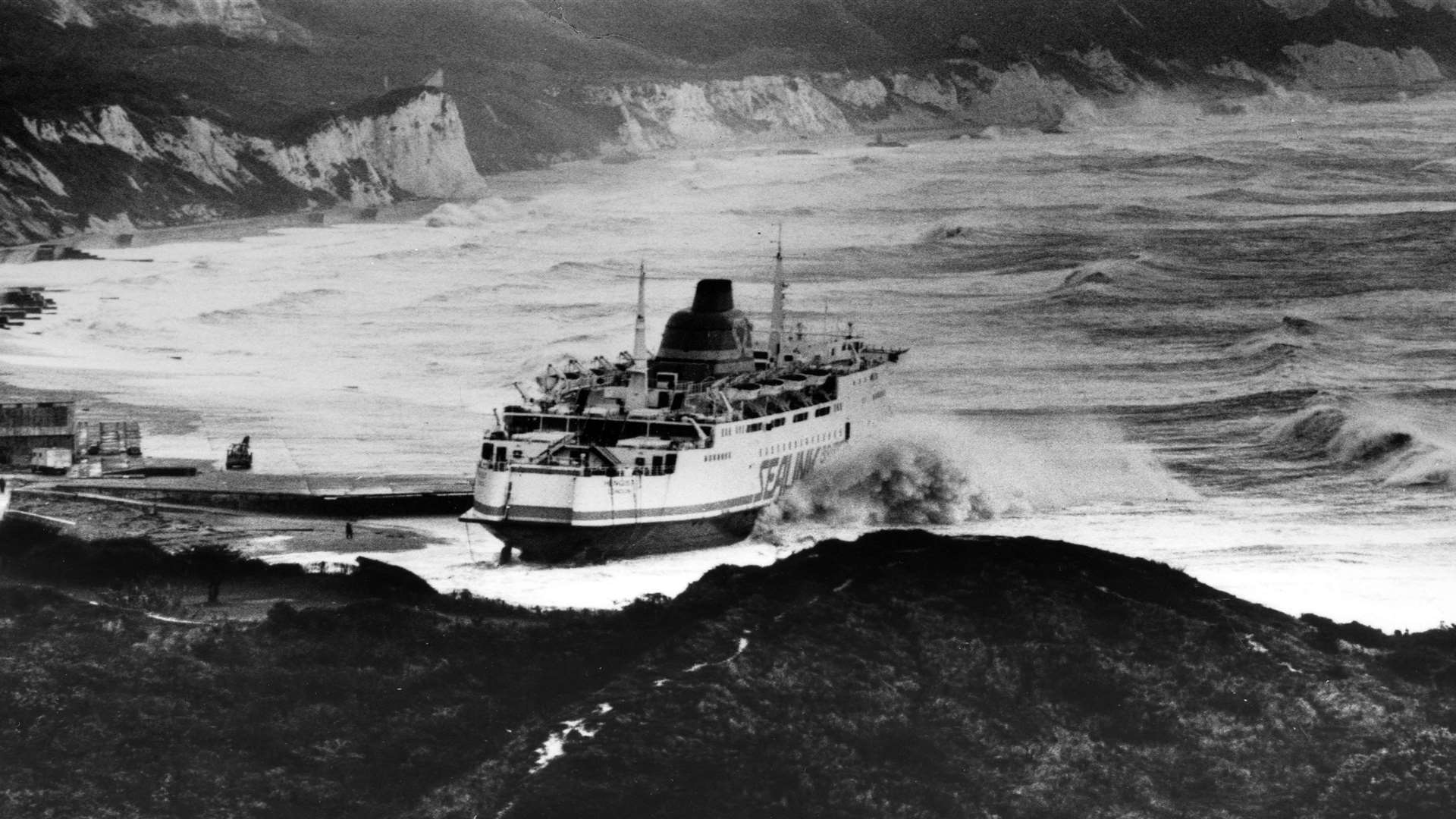 Paul Amos's photo of the ferry Hengist beached after the 1987 storm