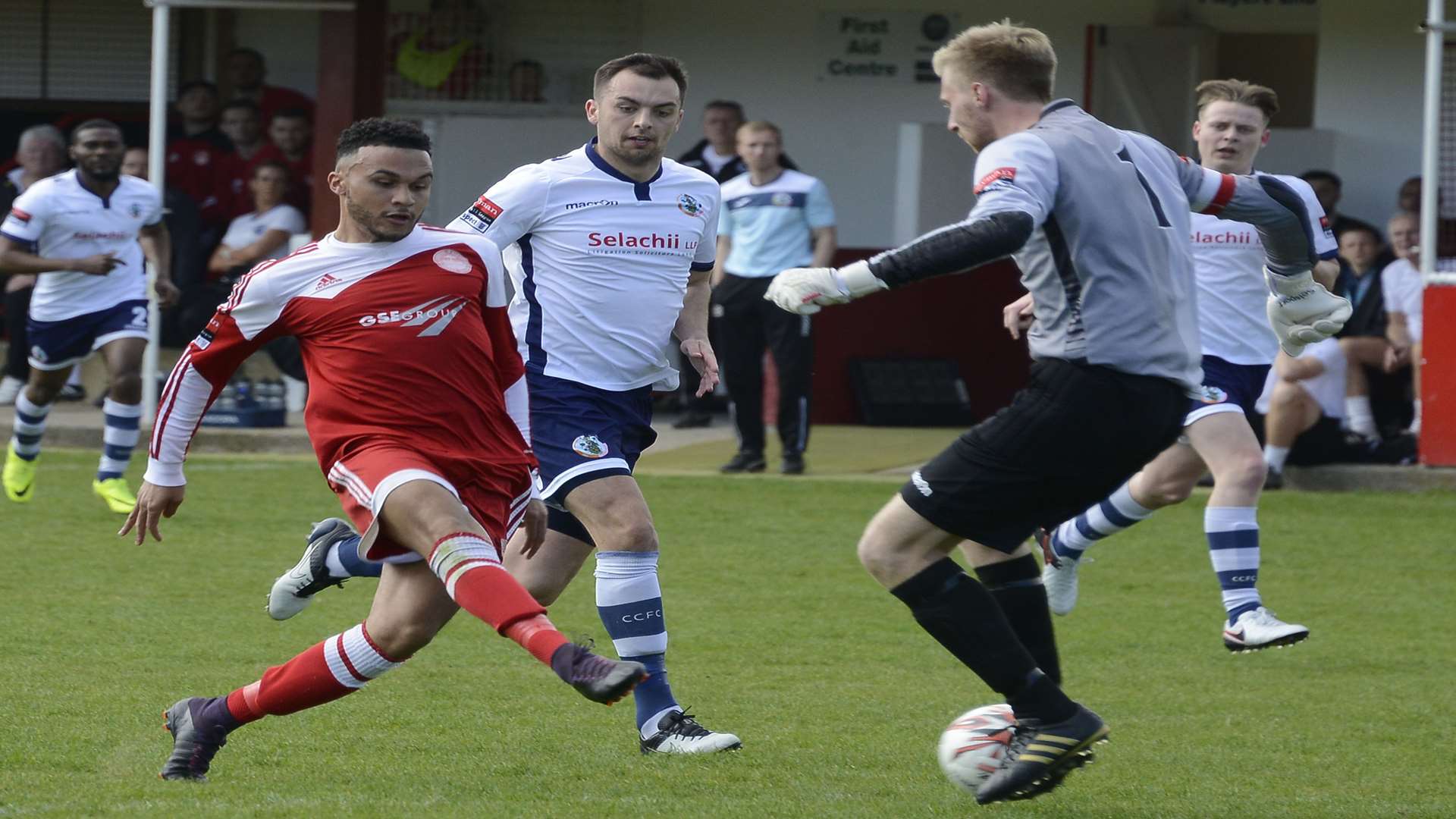 Action from Hythe's game against Corinthian Casuals. Picture: Paul Amos.