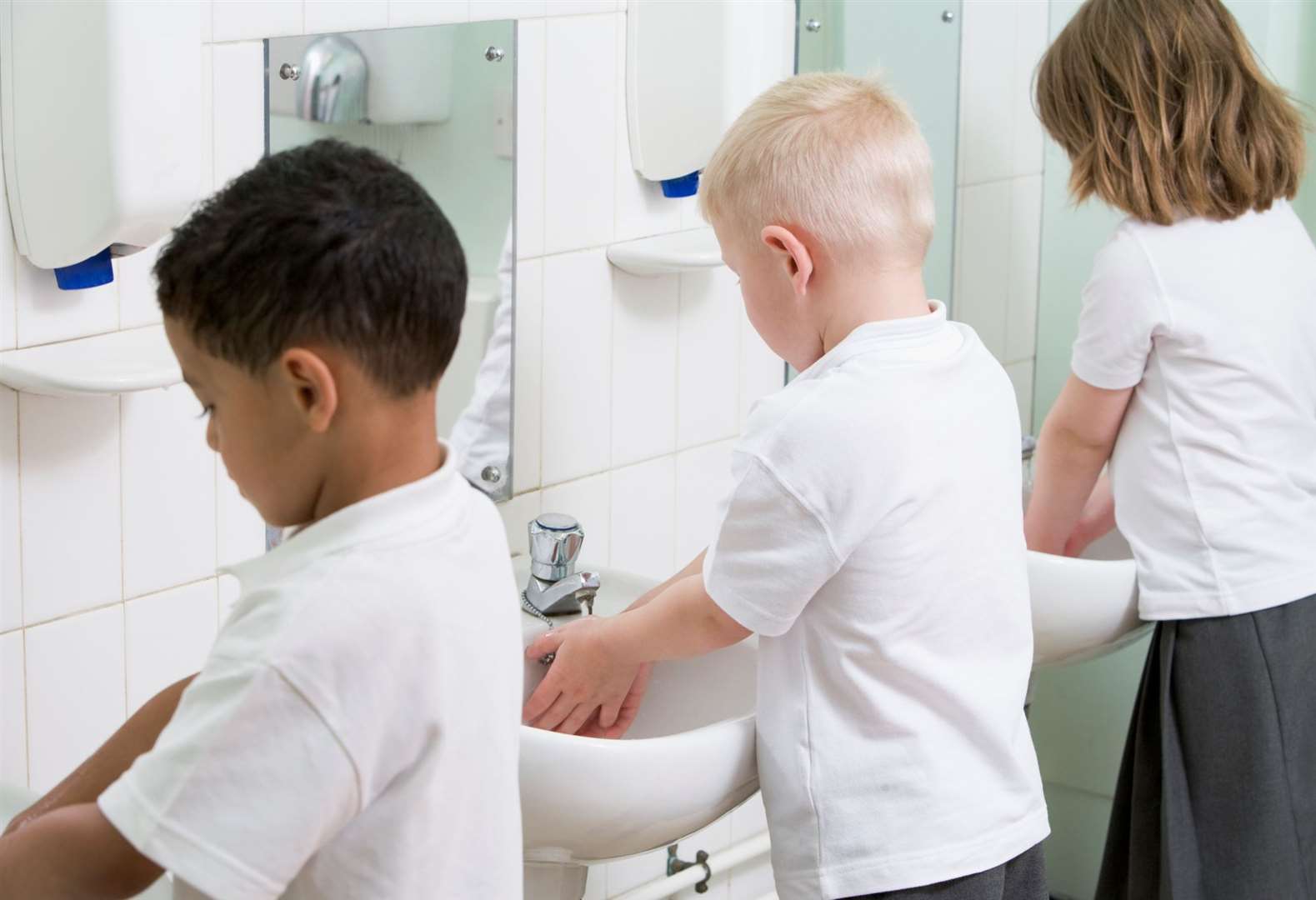 Regular hand and face washing can help small children. Image: iStock.