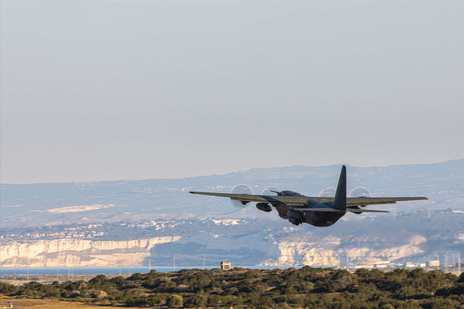 A C-130 Hercules leaves for Sudan (LPHOT Mark Johnson/PA)