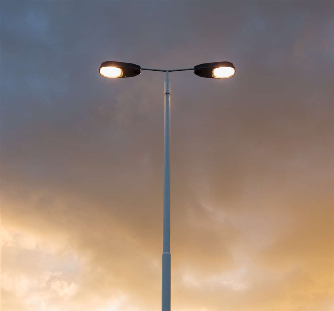 Kent County Council says it has a "procedure" for repairing street lights.