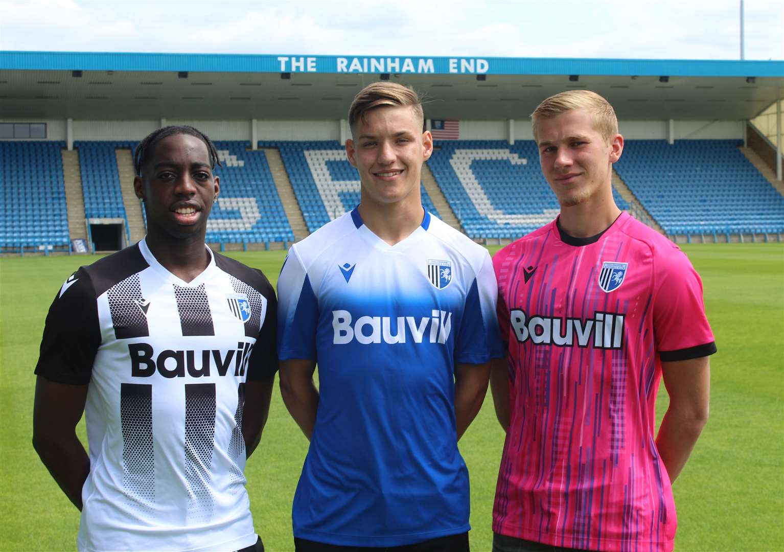 Sam Gale (centre) pictured with Alex Giles and Ronald Sithole after being handed a professional deal Picture: GFC