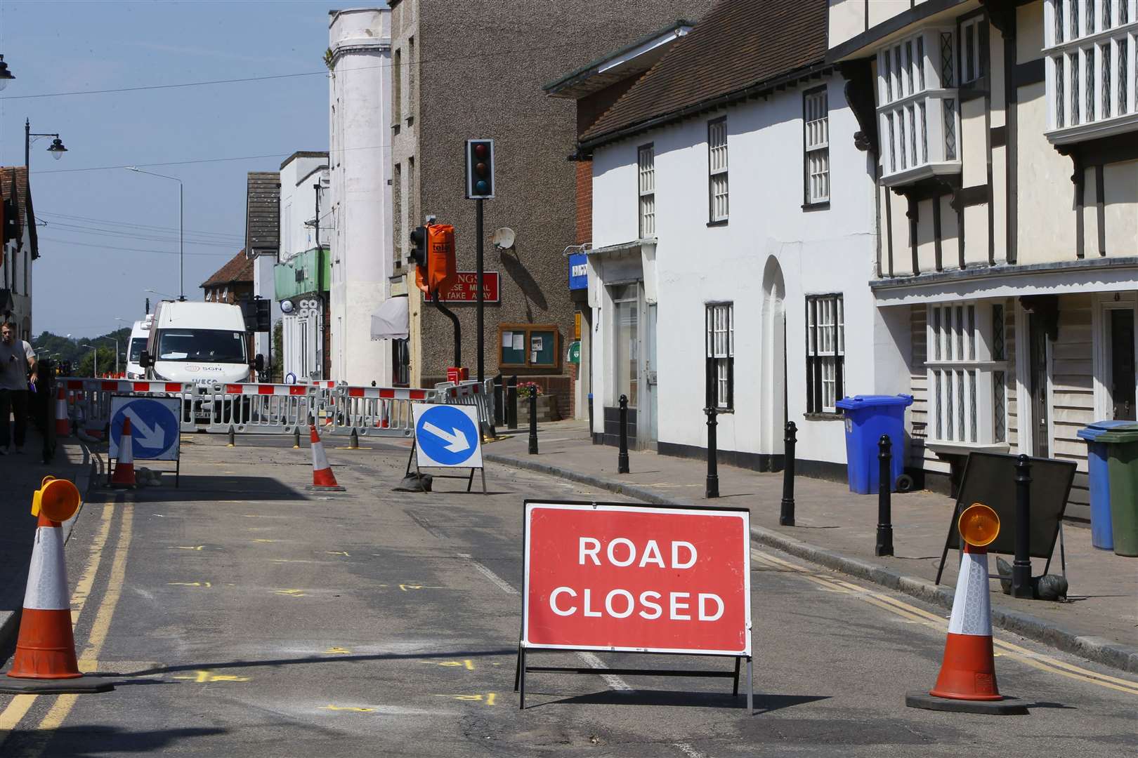 The A2 near Newington is shut following a gas leak