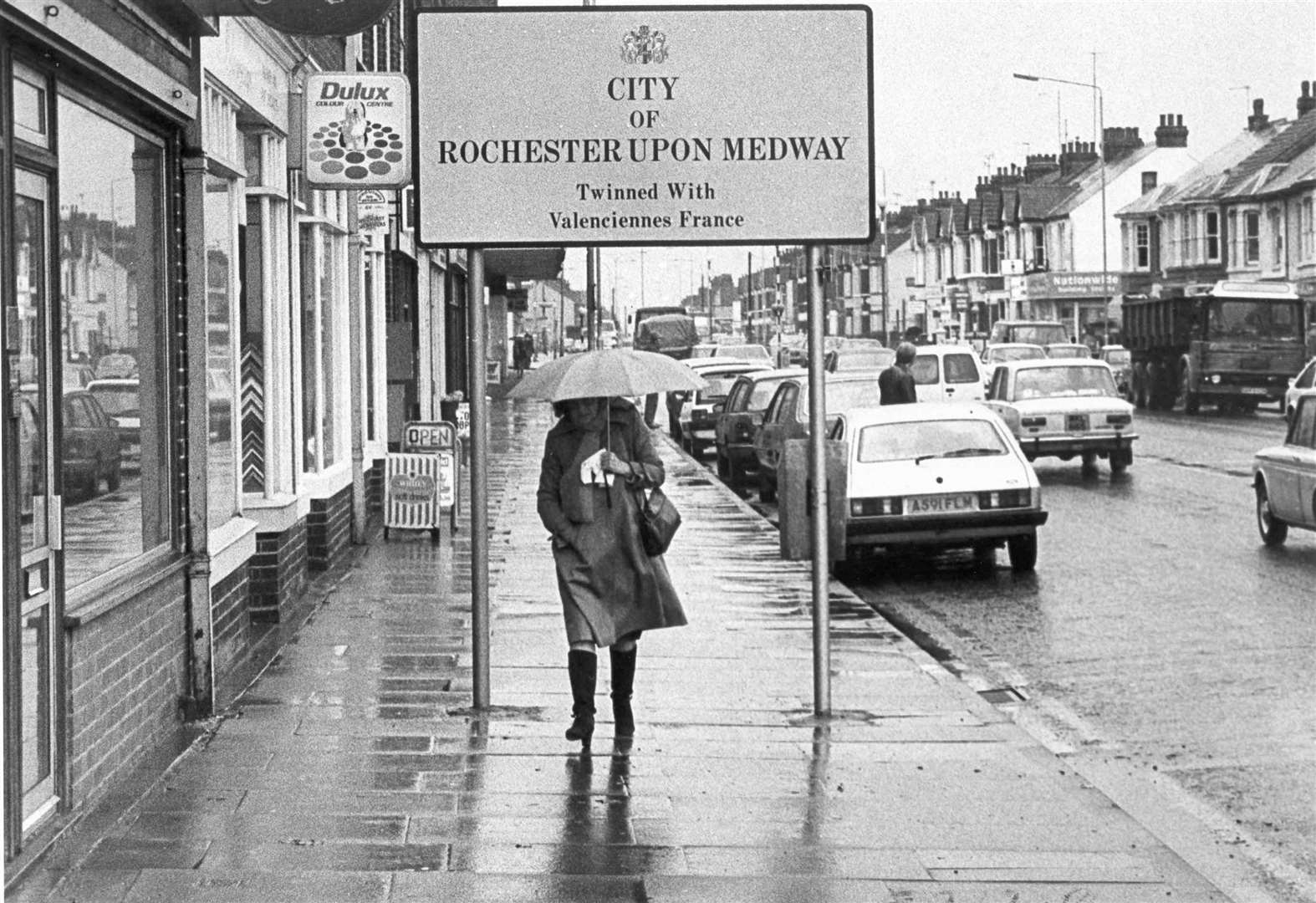This sign on the A2 Chatham/Gillingham boundary in 1984 provoked complaints from locals. It replaced a sign simply saying 'Chatham' and people said it made visitors think they were driving straight into Rochester