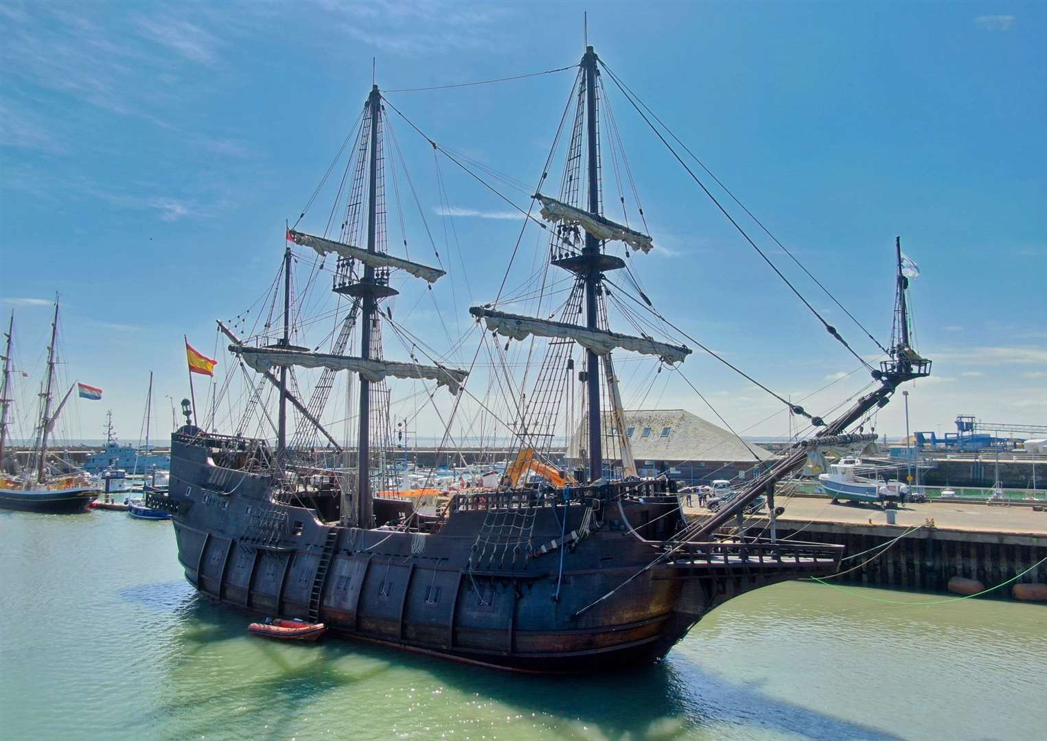 El Galeon Andalucia replica 17th century Spanish Galleon ship docks at ...