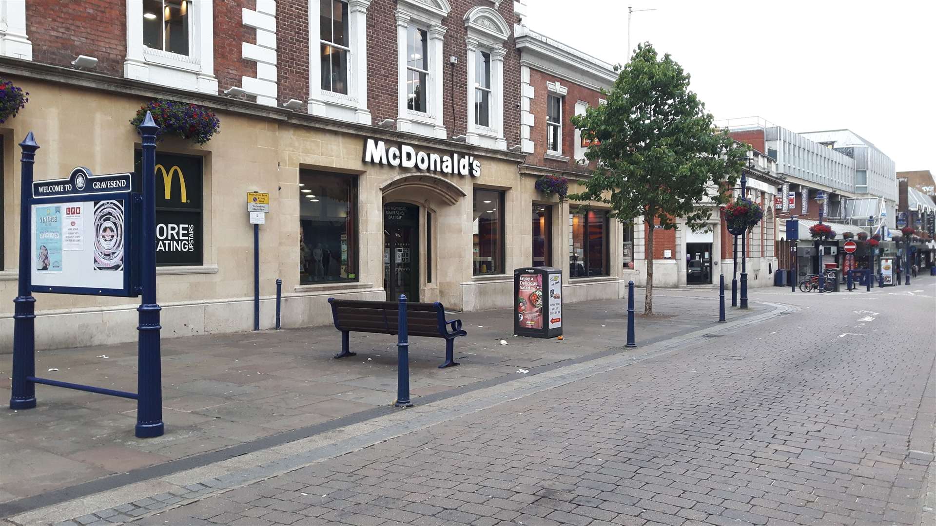 The incident happened at McDonald's in New Road, Gravesend.
