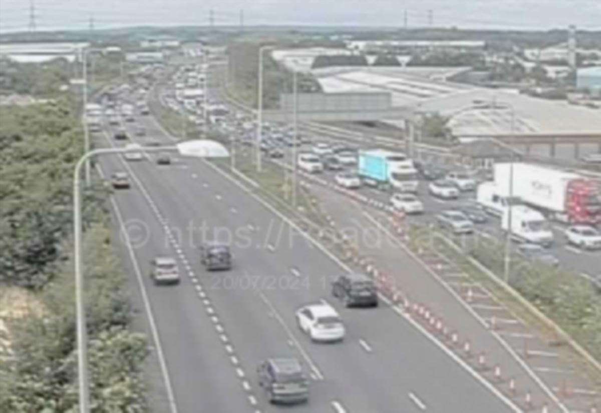 Lanes reopen after delays on M25 after crash