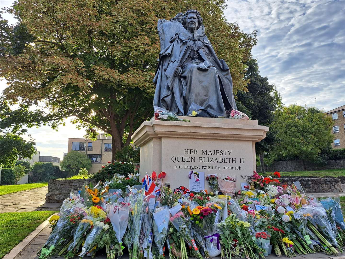 Death of Queen Elizabeth II More flowers are laid in Gravesend