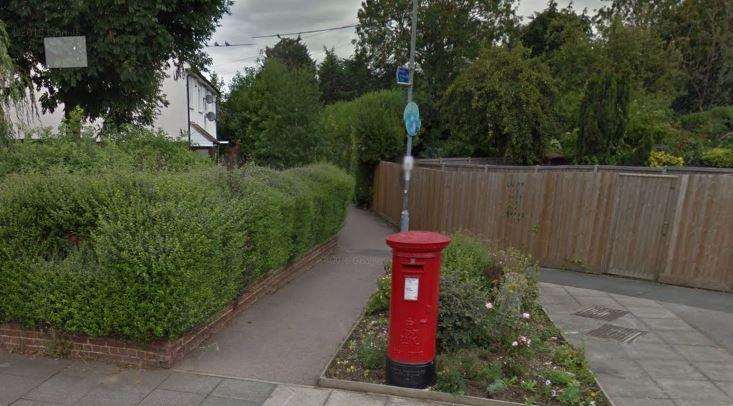 The entrance to the railway footbridge off Oxford Road, Canterbury (Google Street View) (1569031)