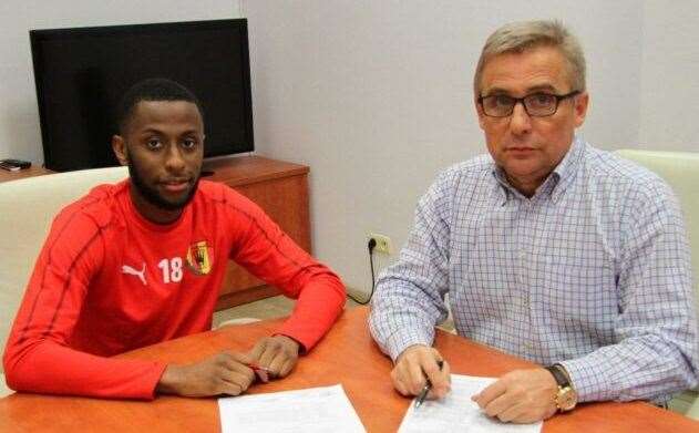 D'Sean Theobalds signs a three year deal with polish side Korona Kielce (37740319)