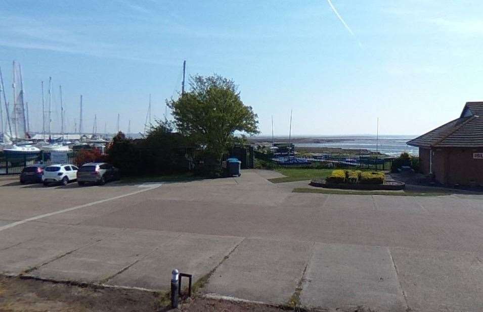 Island Yacht Club on Canvey Island (13031828)