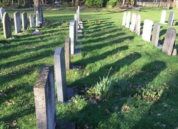 Graves at St Peter's Church, Bredhurst