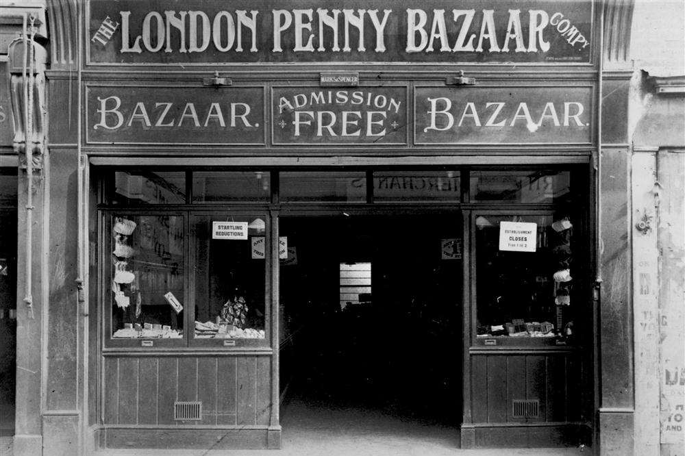 The Gravesend store looked like in 1914.