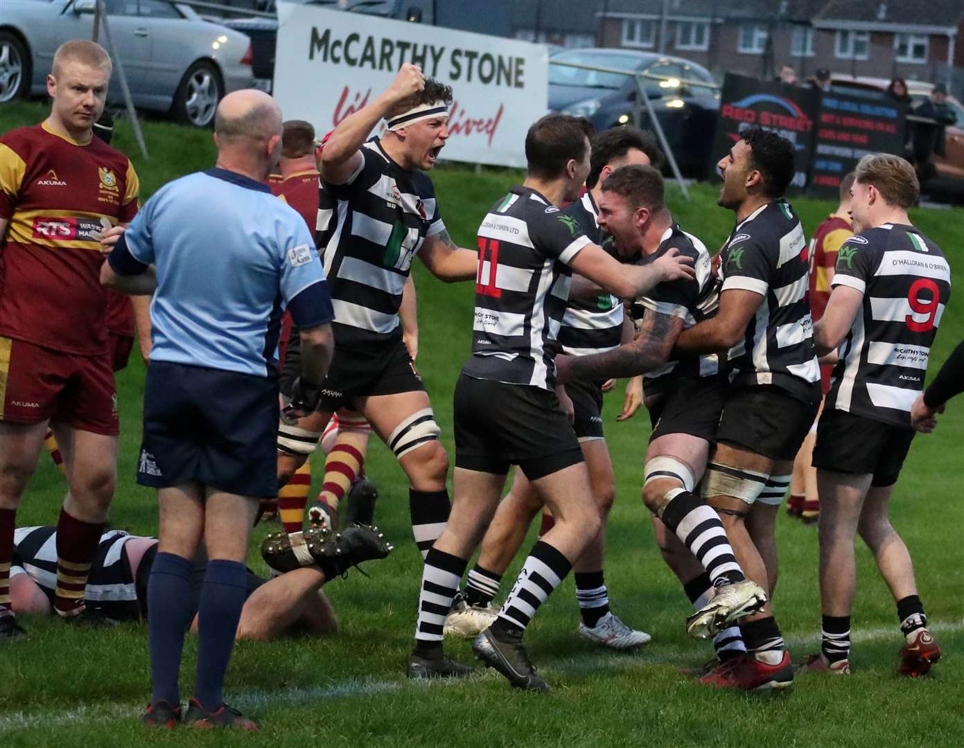 Gravesend celebrate Chris Shorter's try against Dartfordians. Picture: JP_Photographeruk