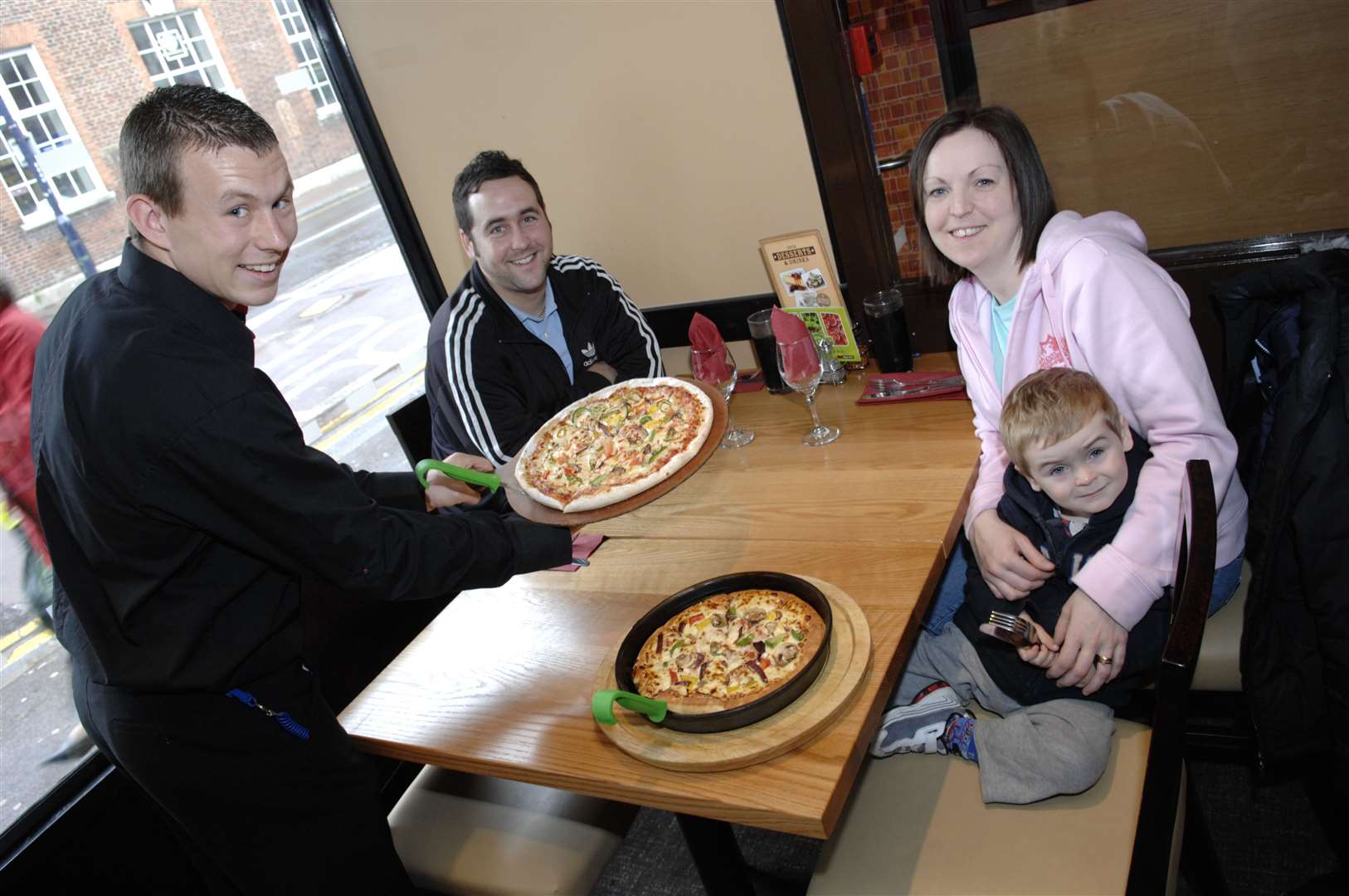 Customers enjoying a meal at the Pizza Hut in King Street Maidstone, back in 2009