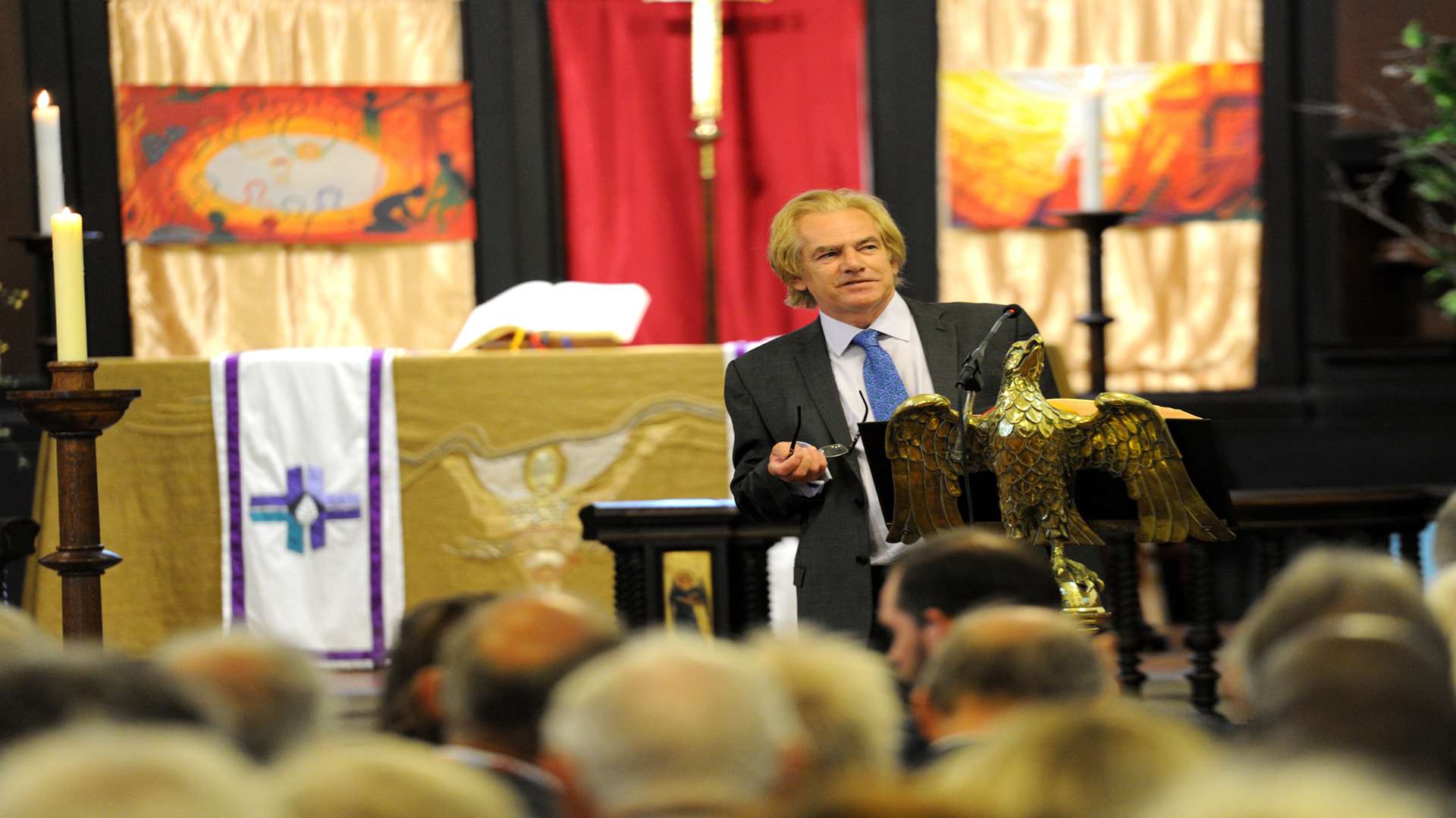 Cllr Lee Croxton paying a tribute to Jane at the memorial held at St Georges Church.