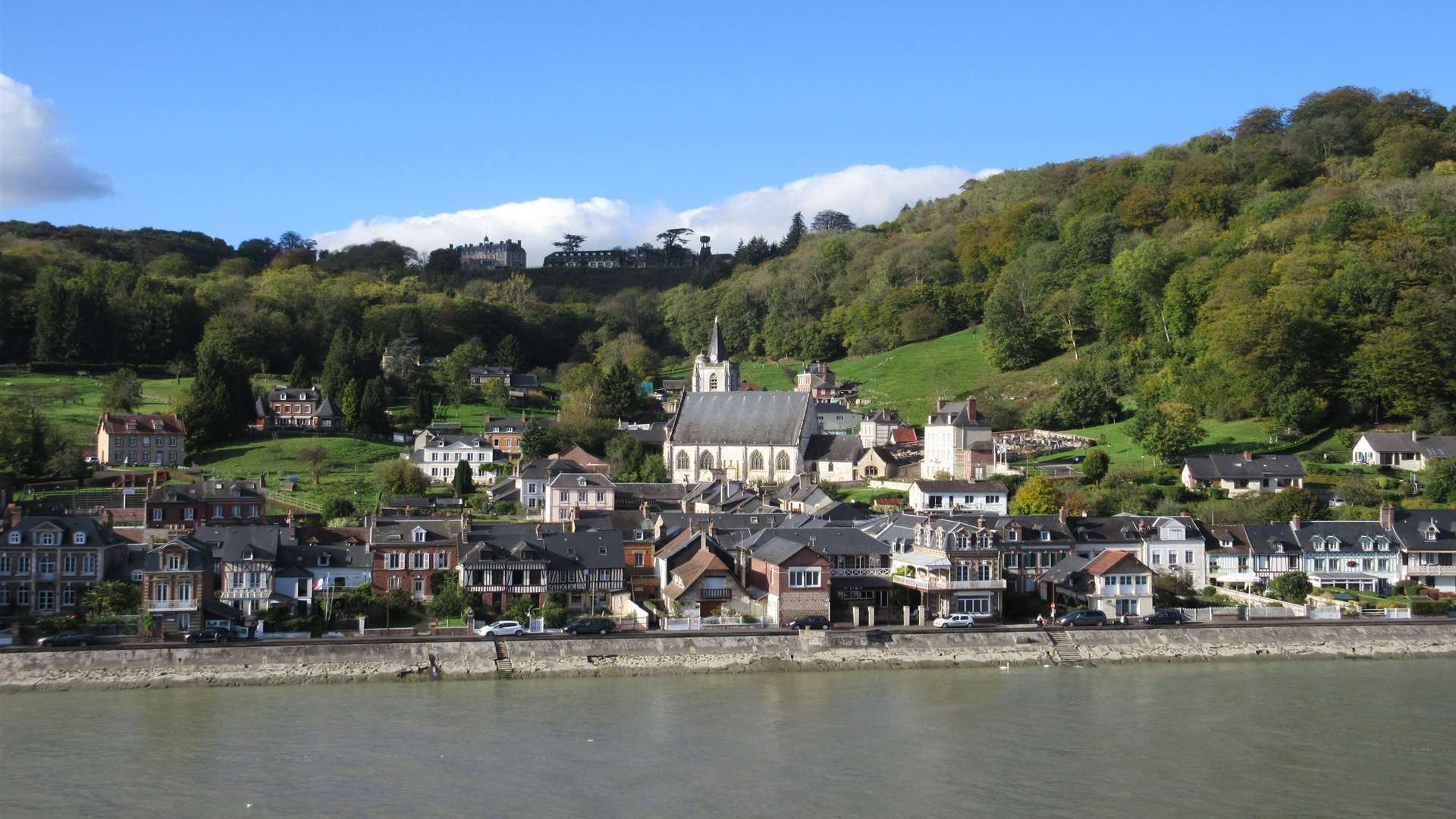 Lovely views along the Seine from the deck of the Magellan