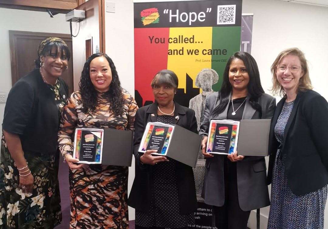 Award winners with Michelle Bramble (left) and Dr Lauren Sullivan (right)