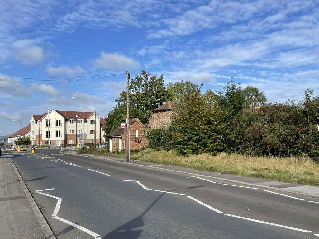 A toilet block on The Ridgeway is for sale