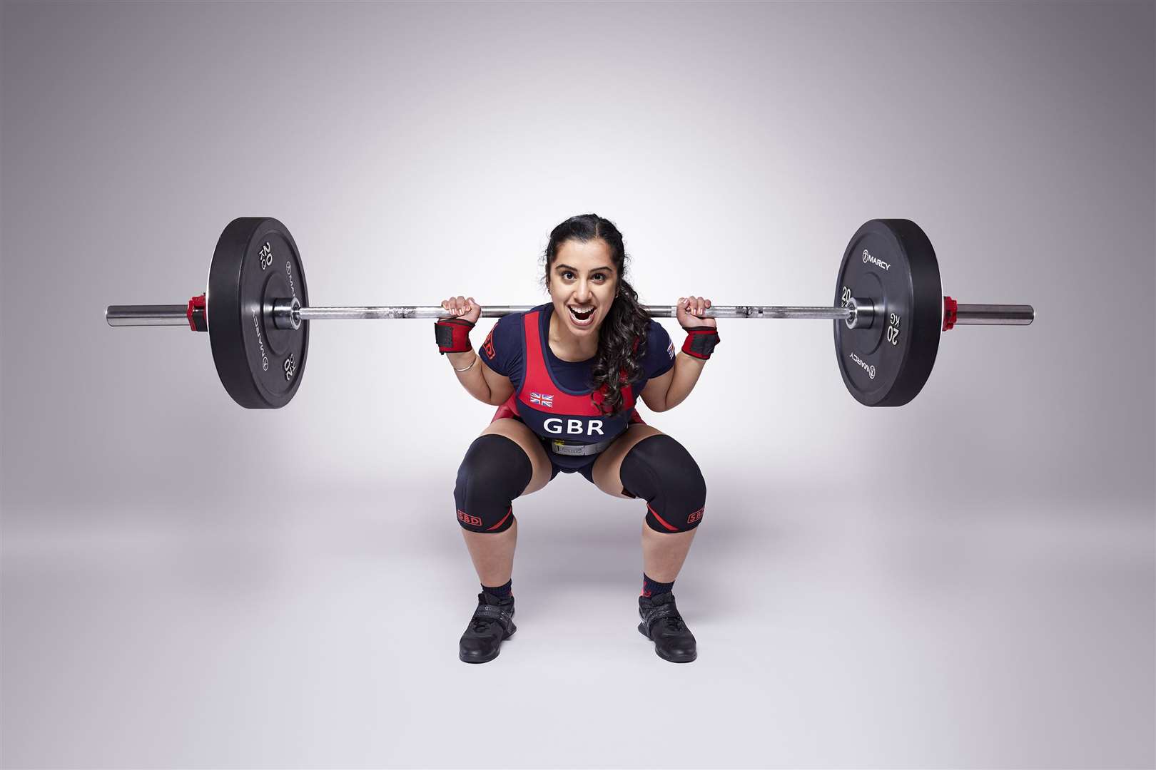 Karenjeet Kaur Bains from Warwick broke the record for the most times to squat-lift one’s own bodyweight in one minute in the female category with 42 squats (Guinness World Records 23)