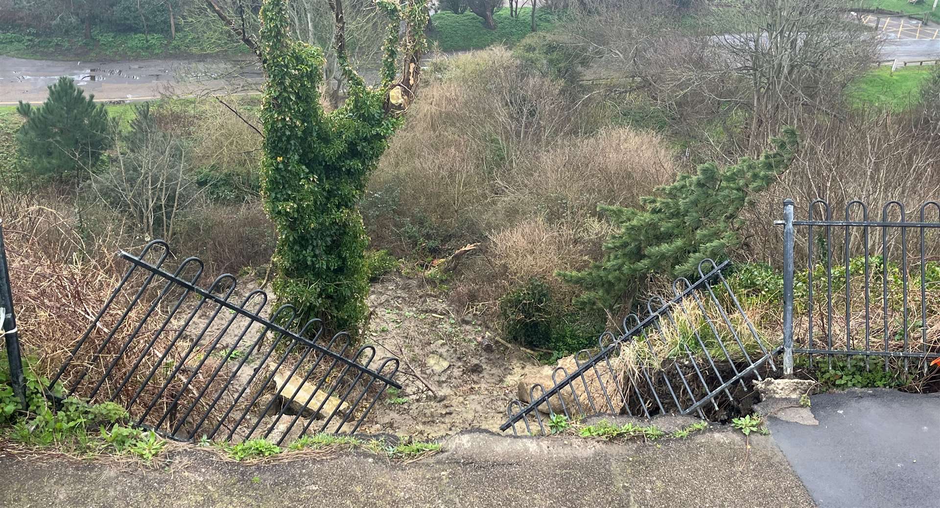 The previous closure on Madeira Walk remains in place, following a landslide that damaged part of the railings