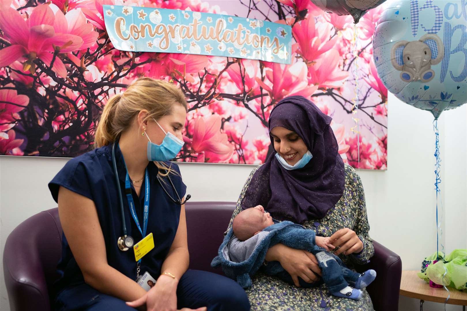 Accident and emergency registrar Ewa Grocholksi with Lalene Malik and her two-week-old baby (Joe Giddens/PA)