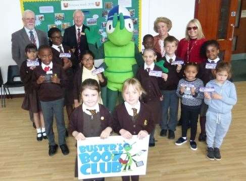 Clinton Davis, Elaine Craven, Elke Lovett and Bryan Vizzard from Maidstone Dawn Patrol Rotary Club visit St Francis Catholic School with Buster Bug (9539459)