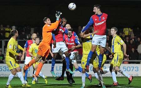 Gillingham v Torquay