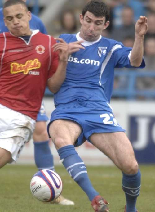 Kevin Maher, who was dismissed on his home debut, battles for possession. Picture: GRANT FALVEY