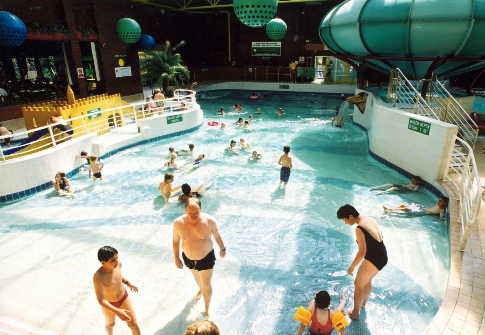The swimming pool at Larkfield leisure Centre in 1999