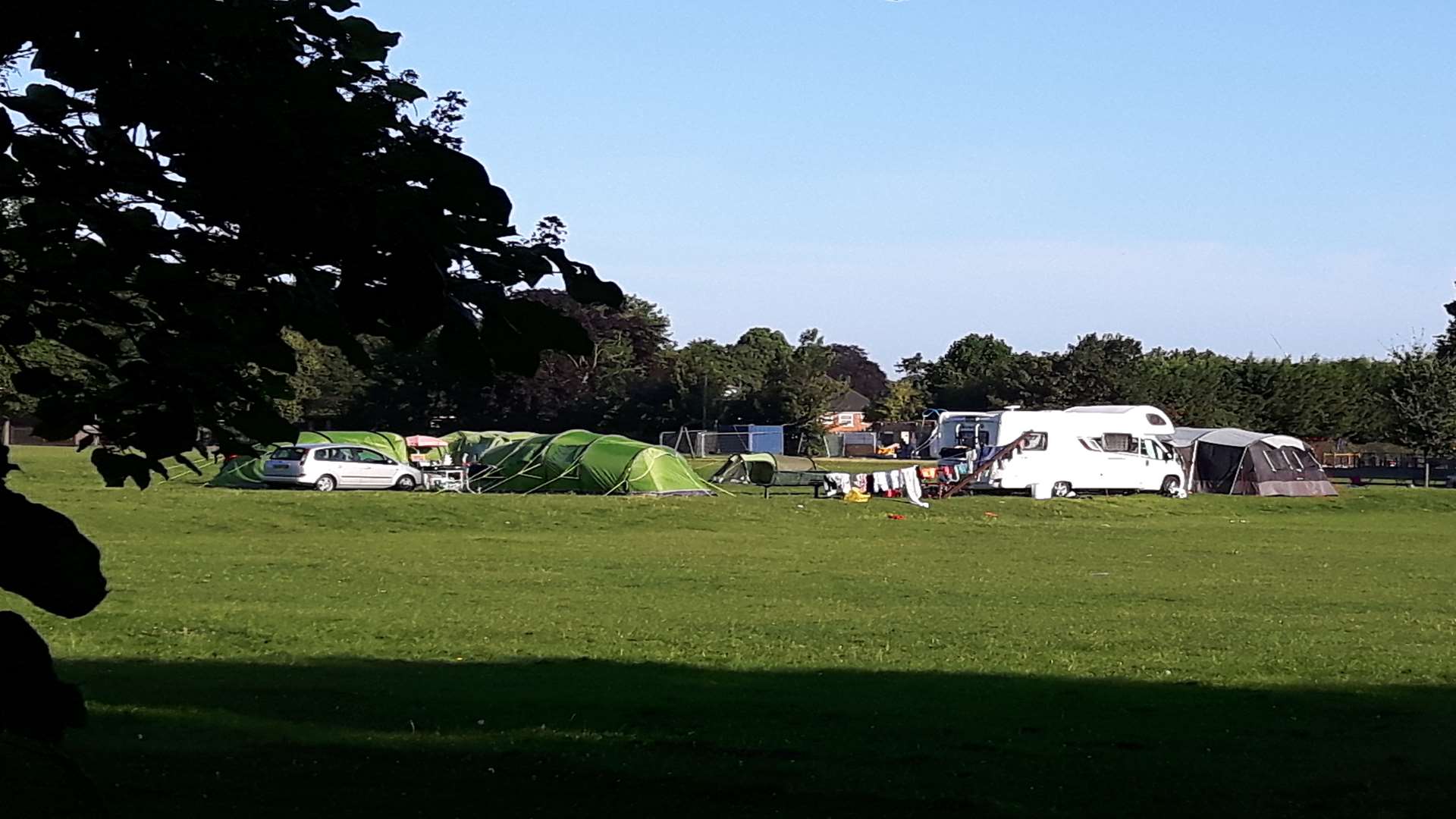 Travellers in Woodlands Park, Gravesend