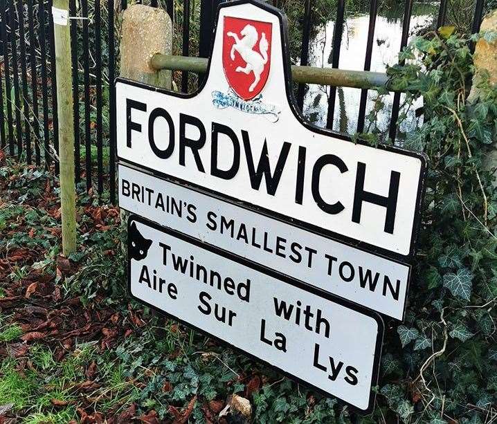 A black cat has appeared on a sign in Fordwich. Picture: Nikki Burnett