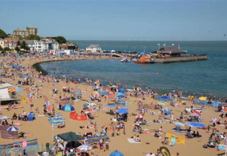 Sea defence work at Broadstairs Harbour, Viking Bay and Dumpton Gap ...