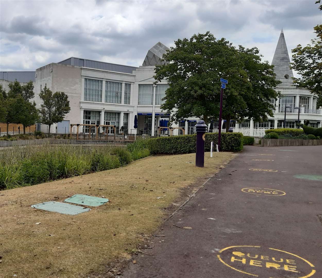 The robbery is reported to have taken place at Bluewater shopping centre