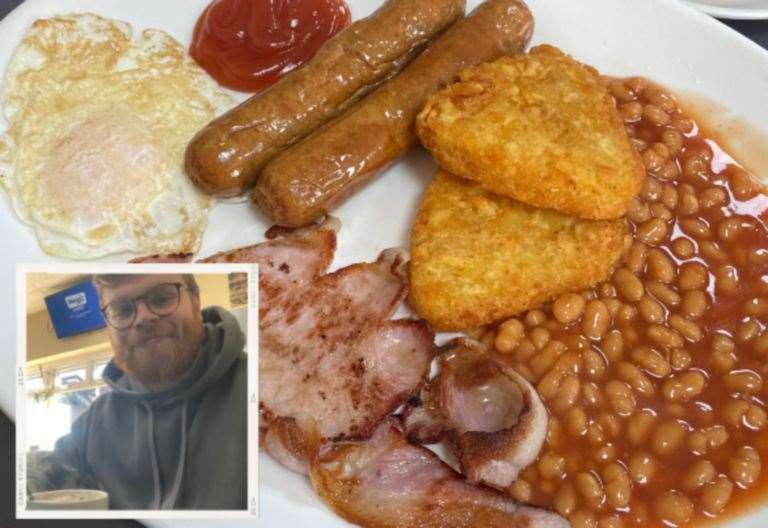 We review Parkwood Cafe in Rainham where Manchester United legend Rio Ferdinand enjoyed cooked breakfast