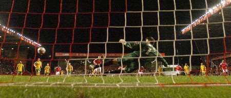 Andy Reid beats Norwich keeper David Marshall from the penalty spot. Picture: BARRY GOODWIN