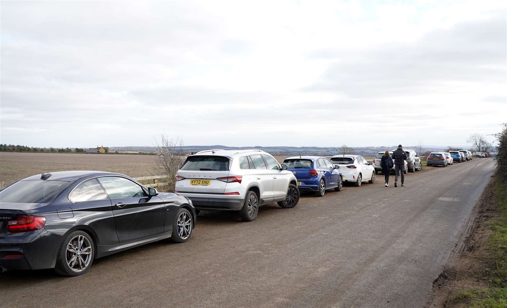 Cars parked on the grass verge at Jeremy Clarkson’s Diddly Squat Farm Shop (Gareth Fuller/PA)