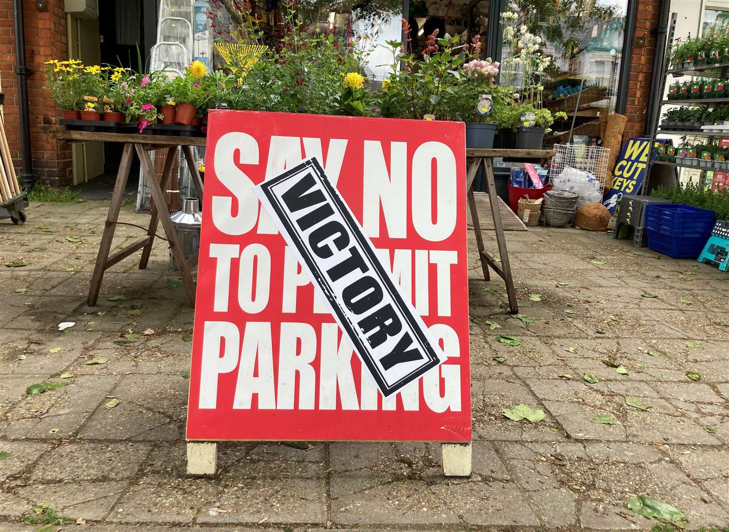 Sign against the proposed CPZ outside County Home Hardware