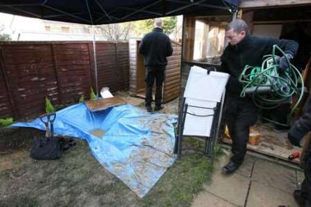 Search teams working at Irvine Drive, Margate, on Thursday. Picture courtesy London Evening Standard