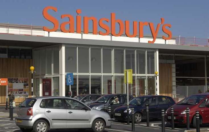 The purse was taken from Sainsbury's car park in Simone Weil Avenue, Kennington