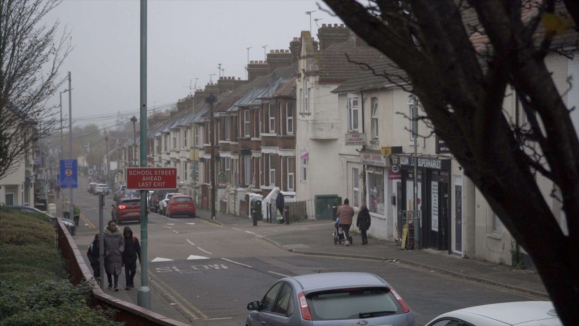 School Streets issue fines to motorists who drive through certain streets during hours around the beginning and end of the school day