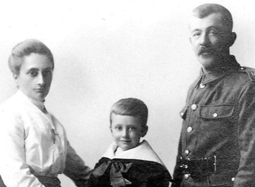 George Huggins with his parents, who lived in Peacock Street, Gravesend