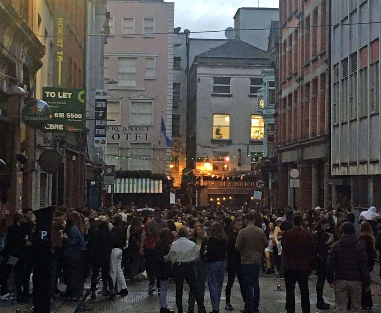 People out in Dublin on Saturday evening as lockdown restrictions start to ease. (Gaillot et Gray/Twitter/PA)