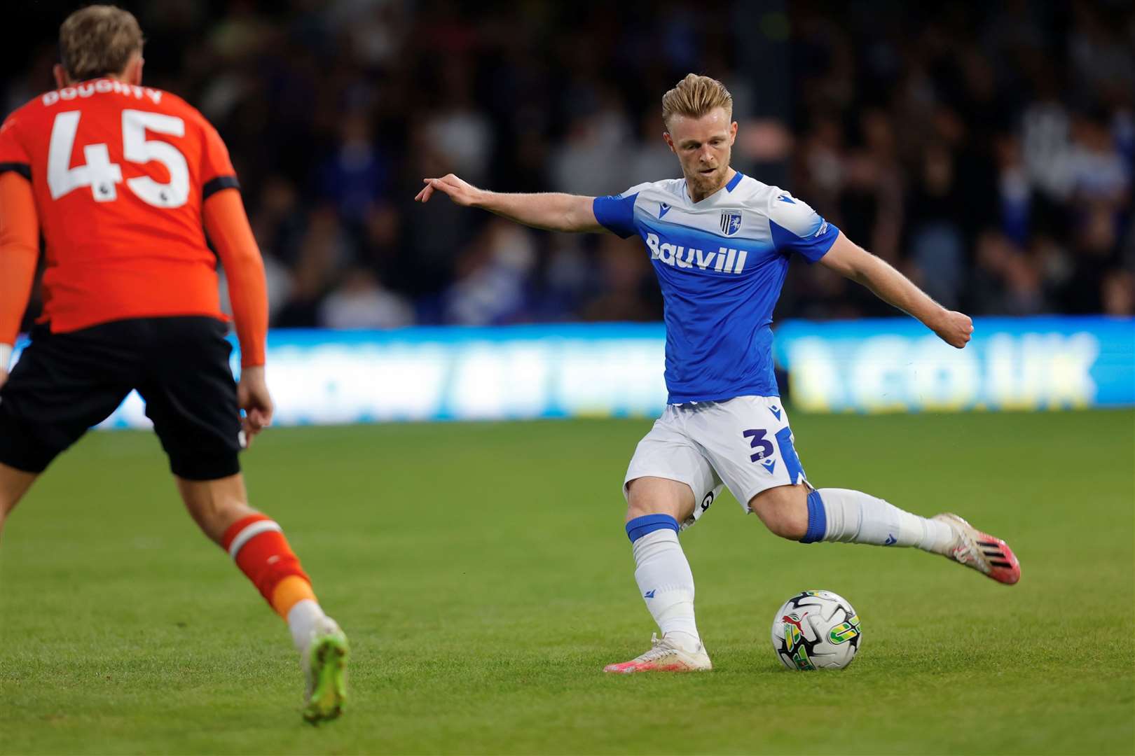 Max Clark plays it forward for the Gills Picture: @Julian_KPI