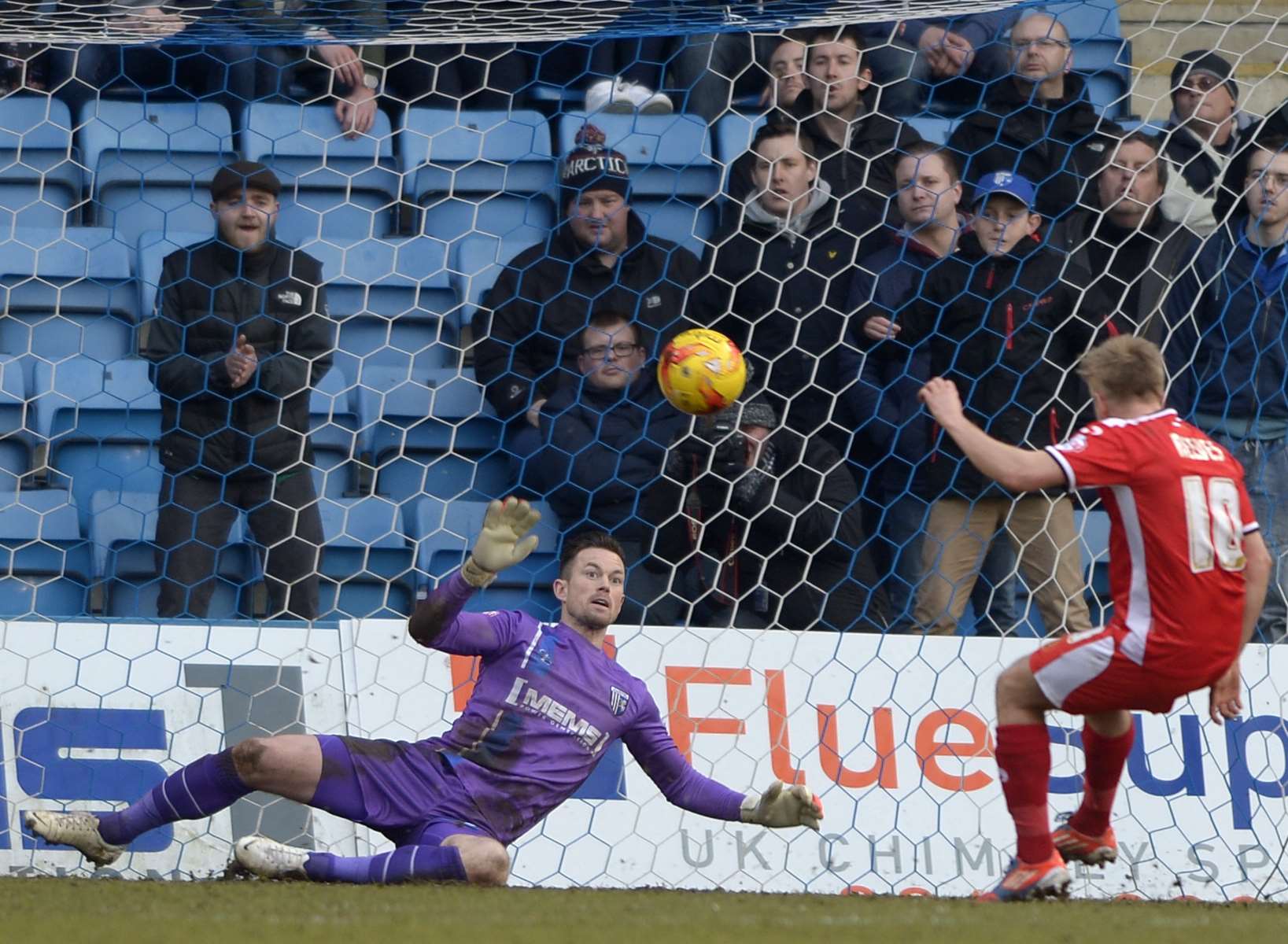 Gillingham 4 MK Dons 2 - In Pictures