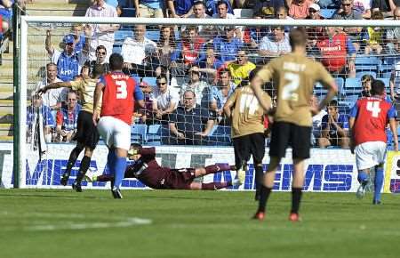 KM Group Photographer Barry Goodwin Captures Action From Gillingham V ...