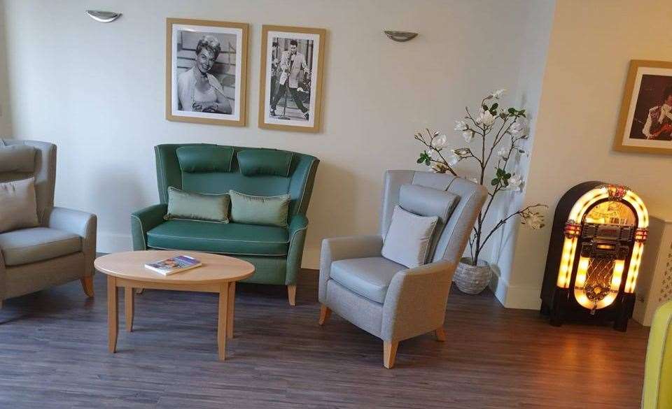 Sherwood House is a 32 bed dementia care home, furnished to a high standard and able to cater for all residential dementia care needs.