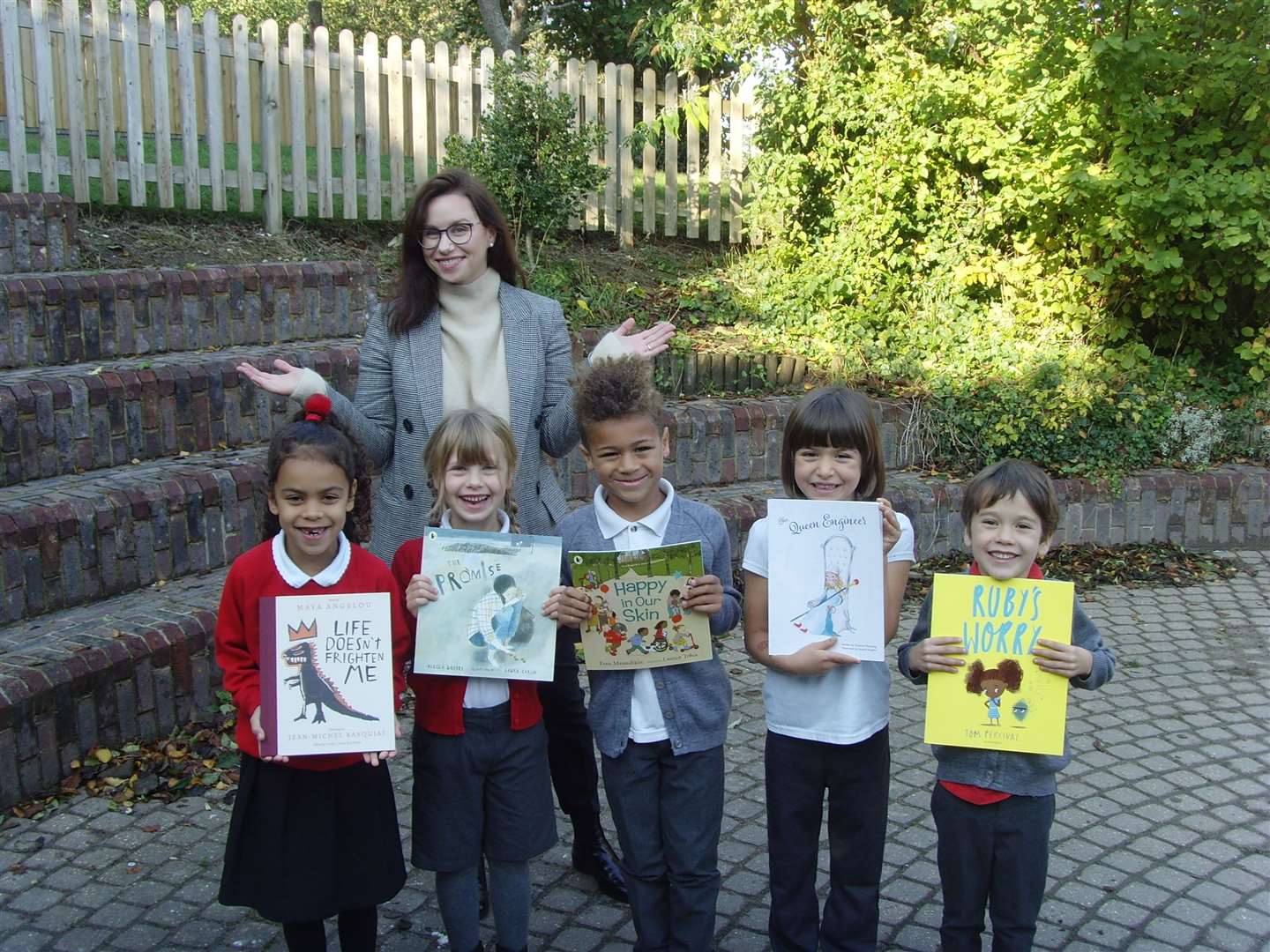 Aurelija Povilaike from the campaign with pupils Gisèle, Austeja, Loki, Lucy and Milo