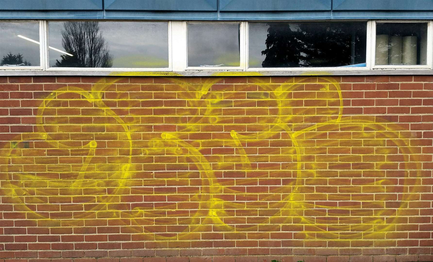 The graffiti in Station Road, Edenbridge (5608365)